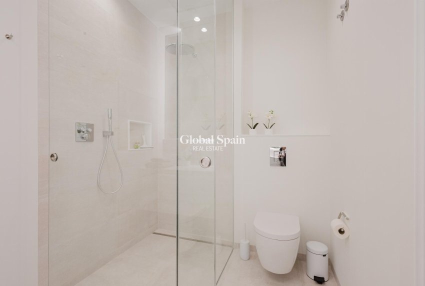 Resale - VILLA -
ORIHUELA COSTA - Costa Blanca