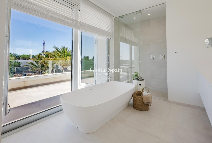 Resale - VILLA -
ORIHUELA COSTA - Costa Blanca