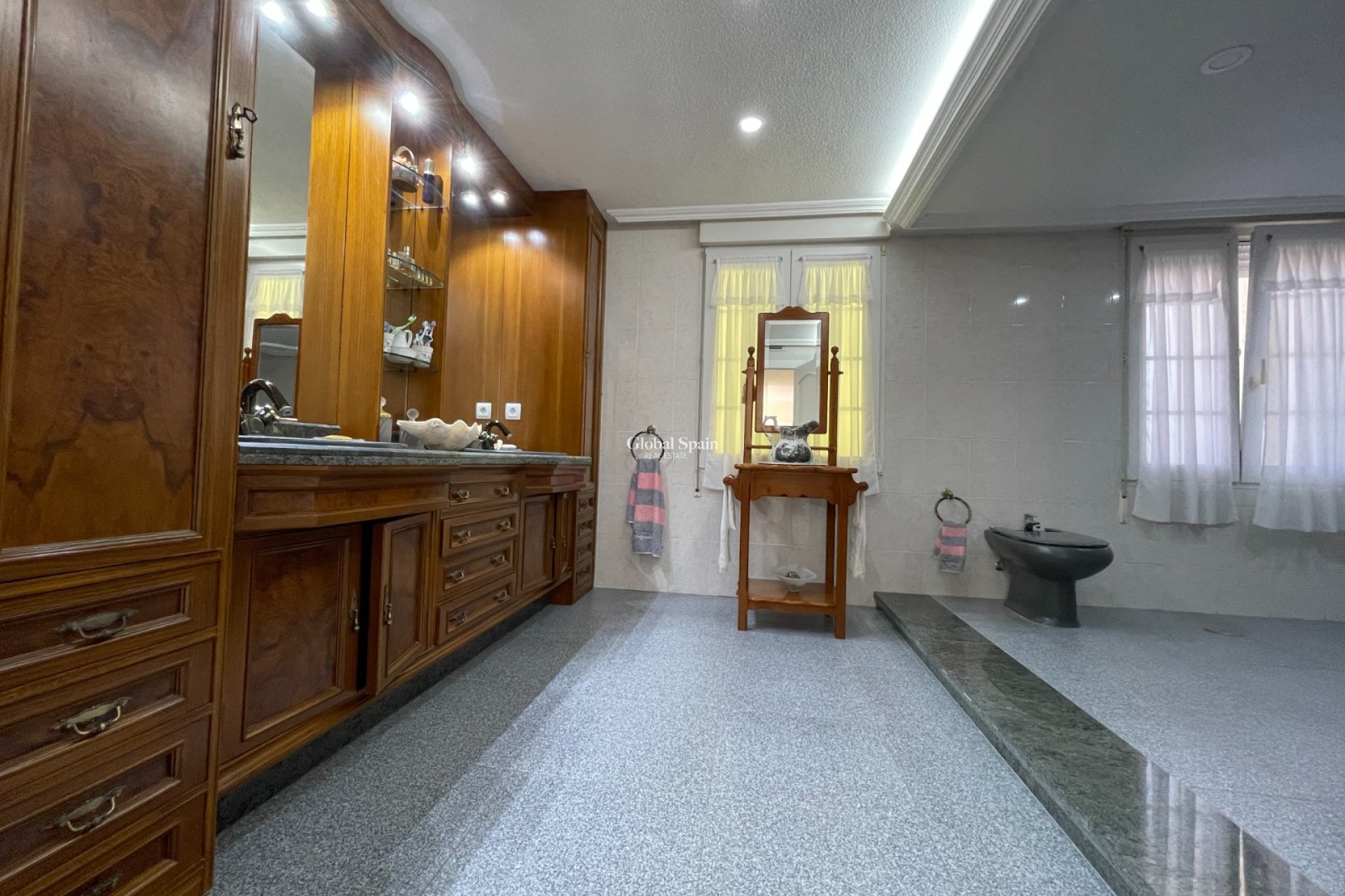 Resale - VILLA -
ORIHUELA COSTA - Costa Blanca