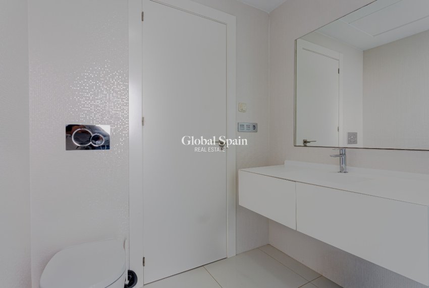 Resale - VILLA -
ORIHUELA COSTA - Costa Blanca