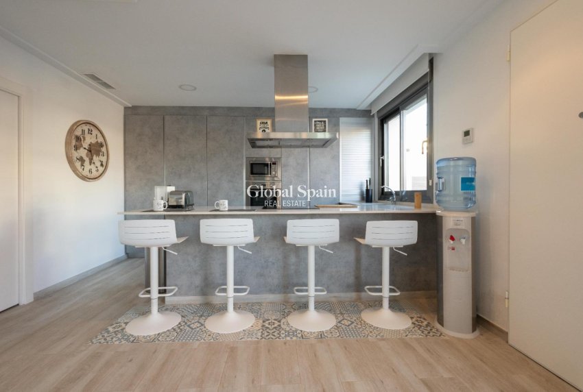 Resale - VILLA -
ORIHUELA COSTA - Costa Blanca