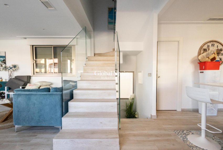 Resale - VILLA -
ORIHUELA COSTA - Costa Blanca