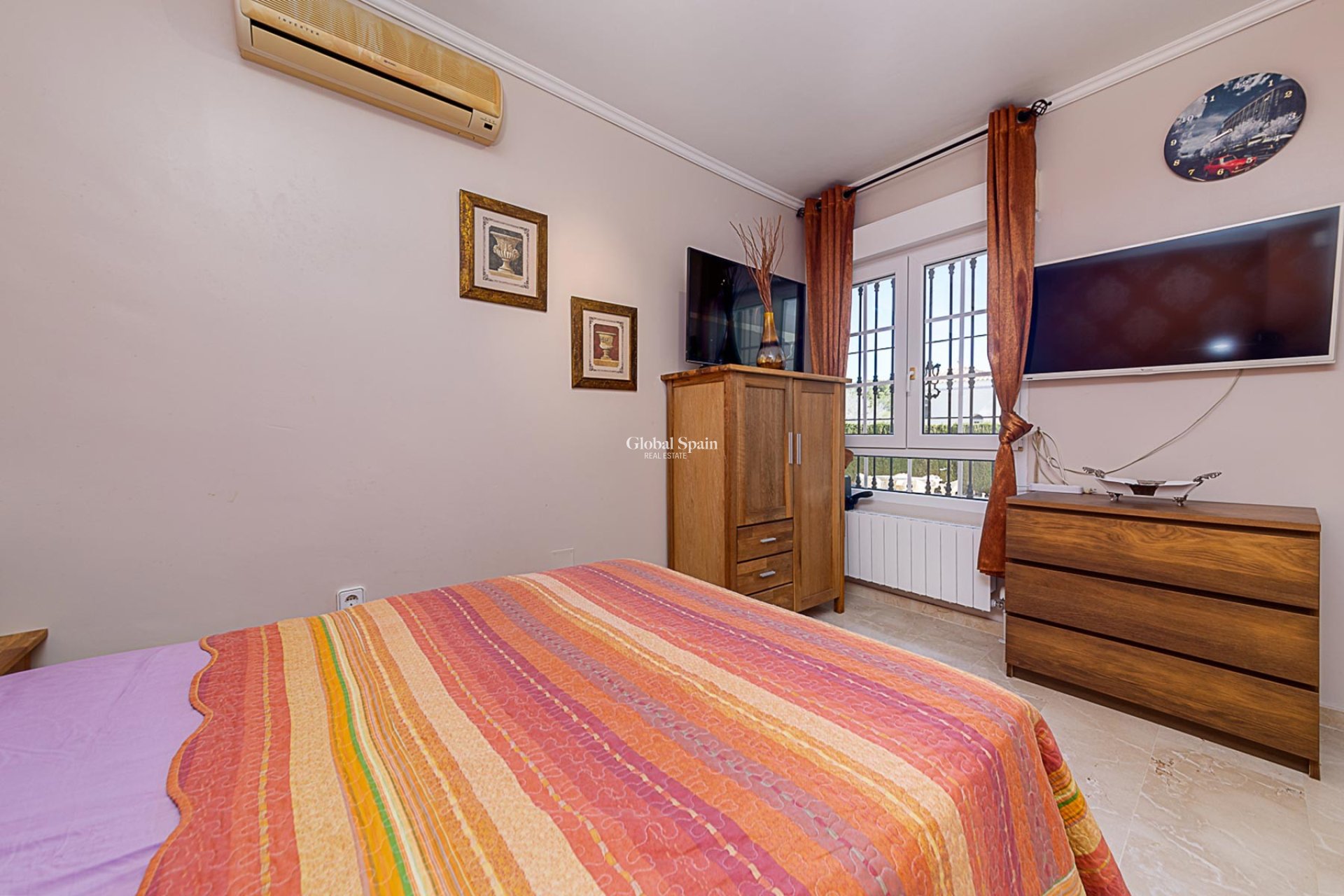 Resale - VILLA -
ORIHUELA COSTA - Costa Blanca