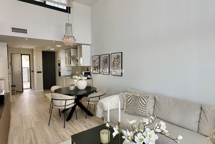 Resale - VILLA -
ORIHUELA COSTA - Costa Blanca