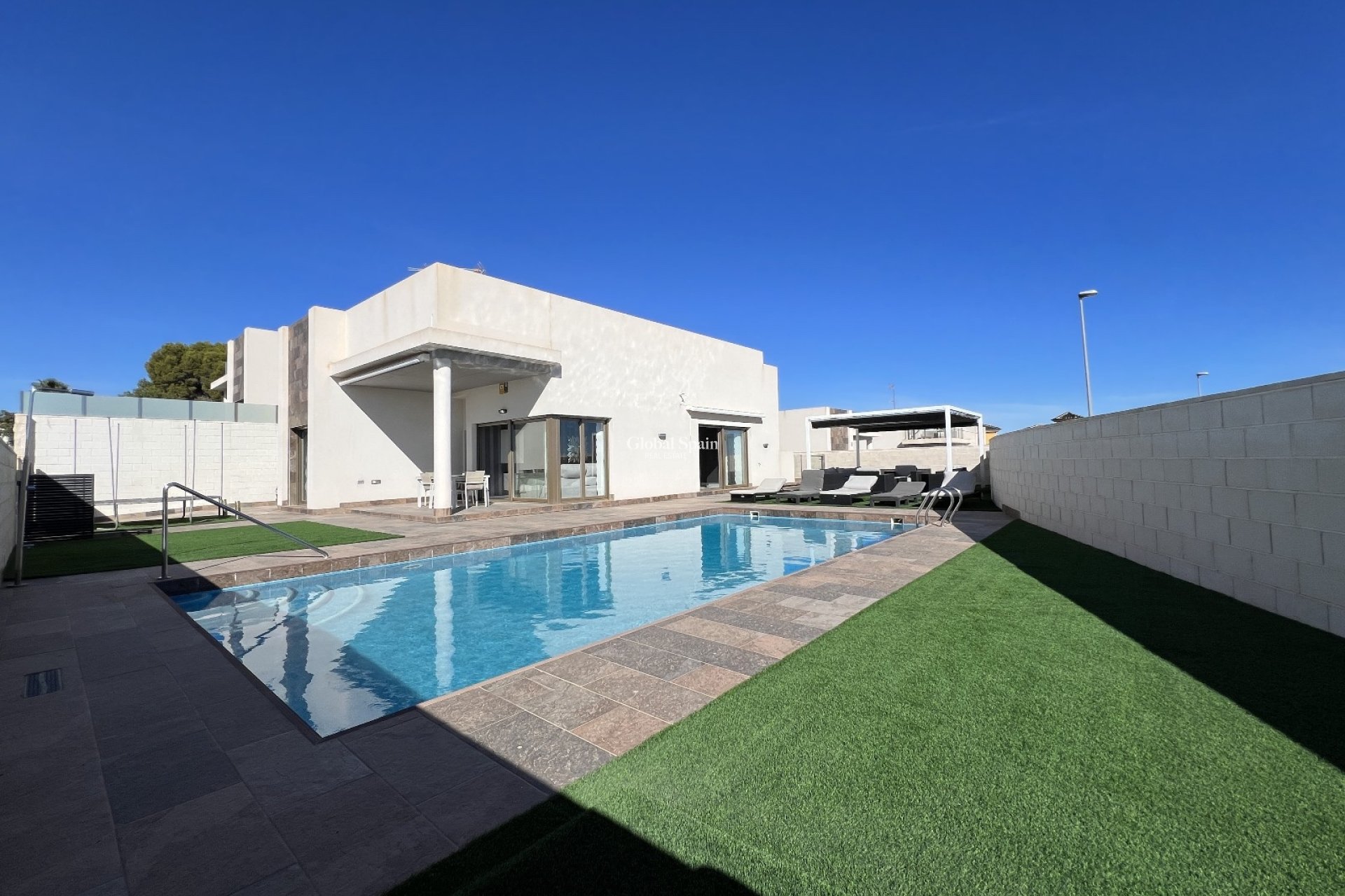 Resale - VILLA -
ORIHUELA COSTA - Costa Blanca