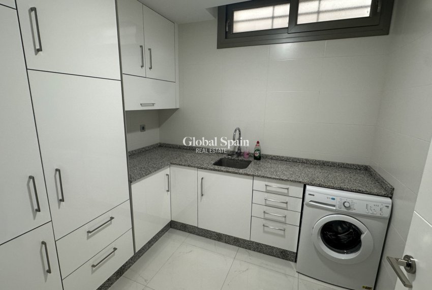 Resale - VILLA -
ORIHUELA COSTA - Costa Blanca