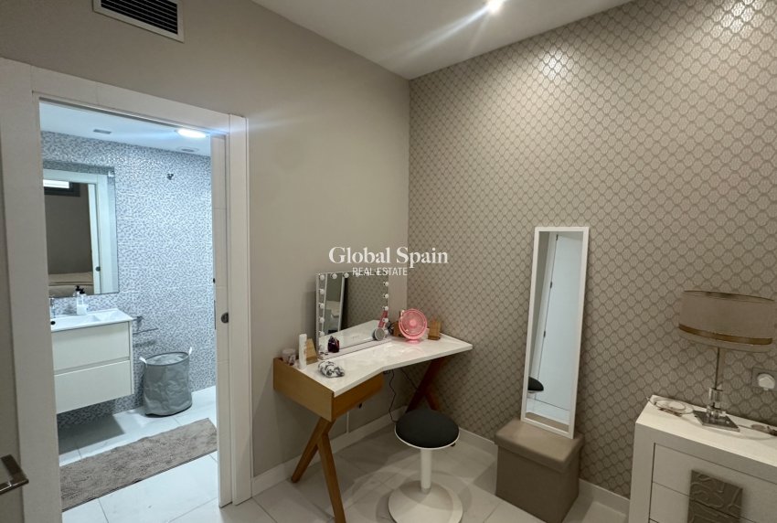Resale - VILLA -
ORIHUELA COSTA - Costa Blanca