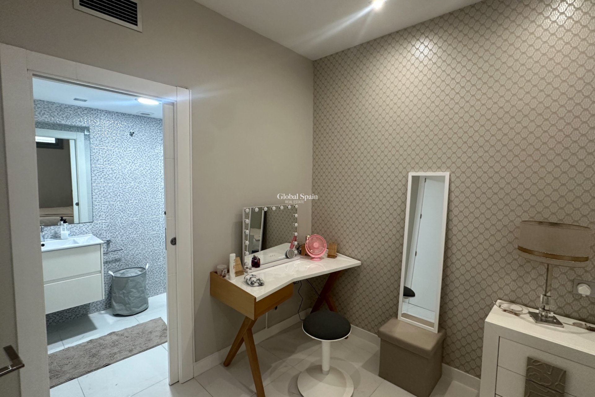 Resale - VILLA -
ORIHUELA COSTA - Costa Blanca