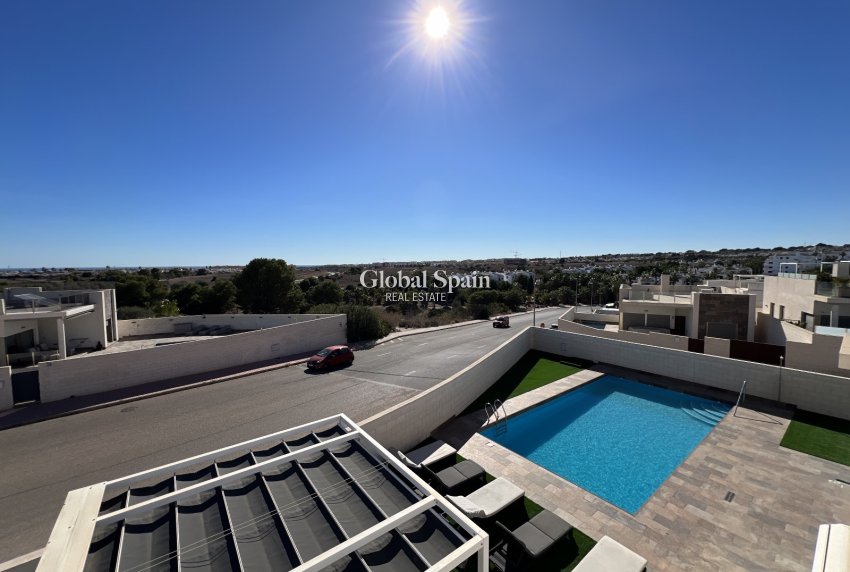 Resale - VILLA -
ORIHUELA COSTA - Costa Blanca