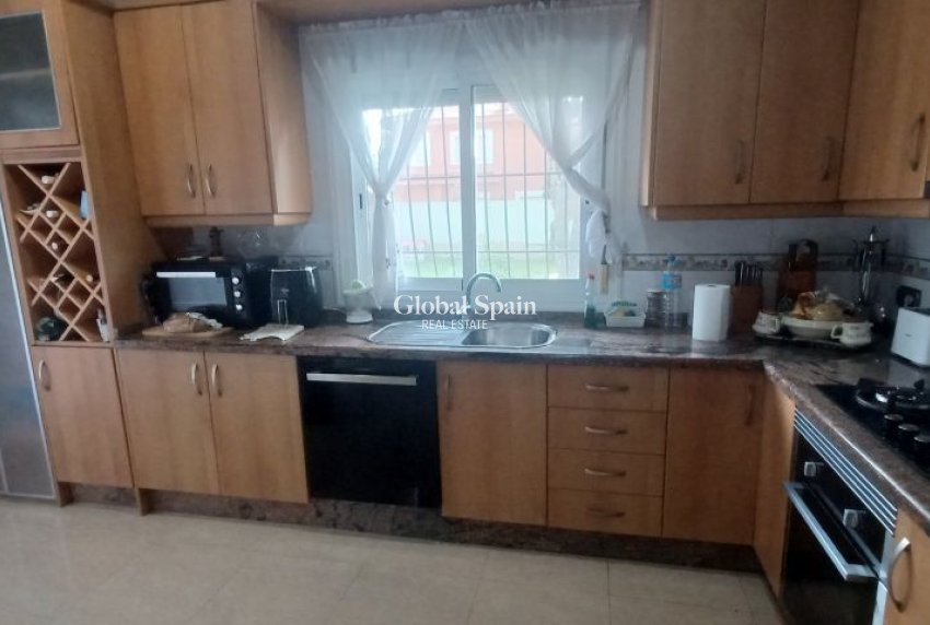Resale - VILLA -
ORIHUELA COSTA - Costa Blanca