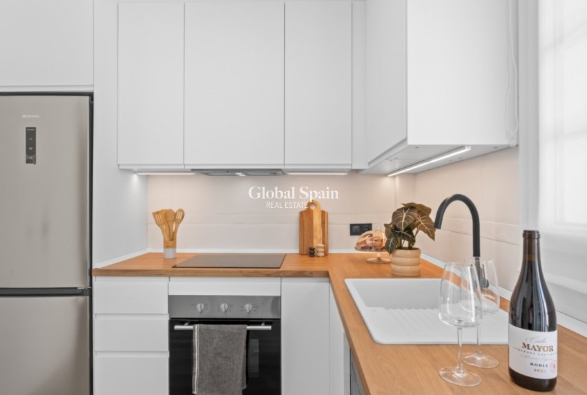 Resale - VILLA -
ORIHUELA COSTA - Costa Blanca