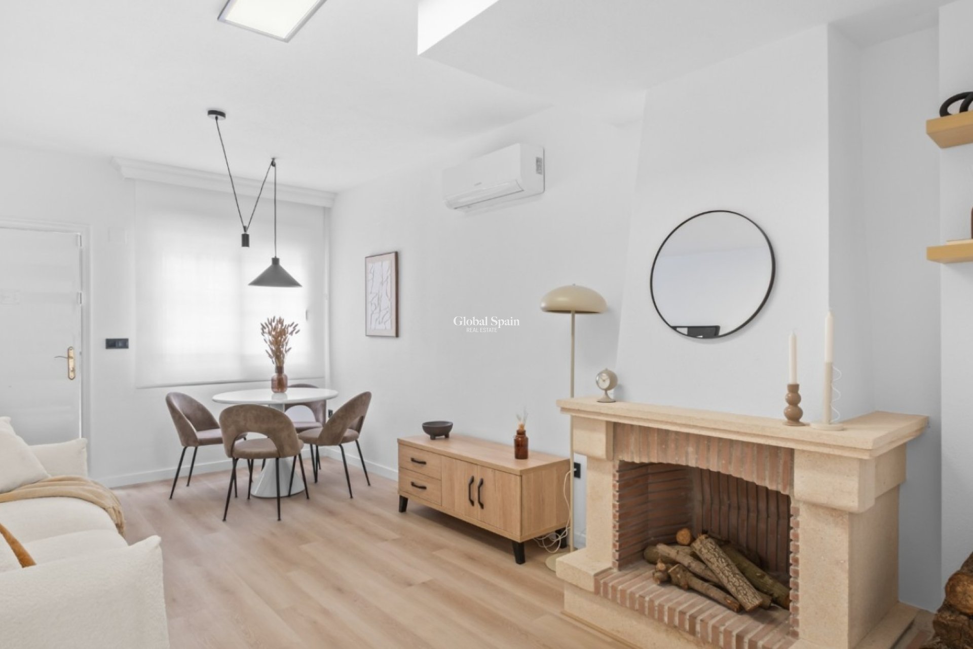 Resale - VILLA -
ORIHUELA COSTA - Costa Blanca