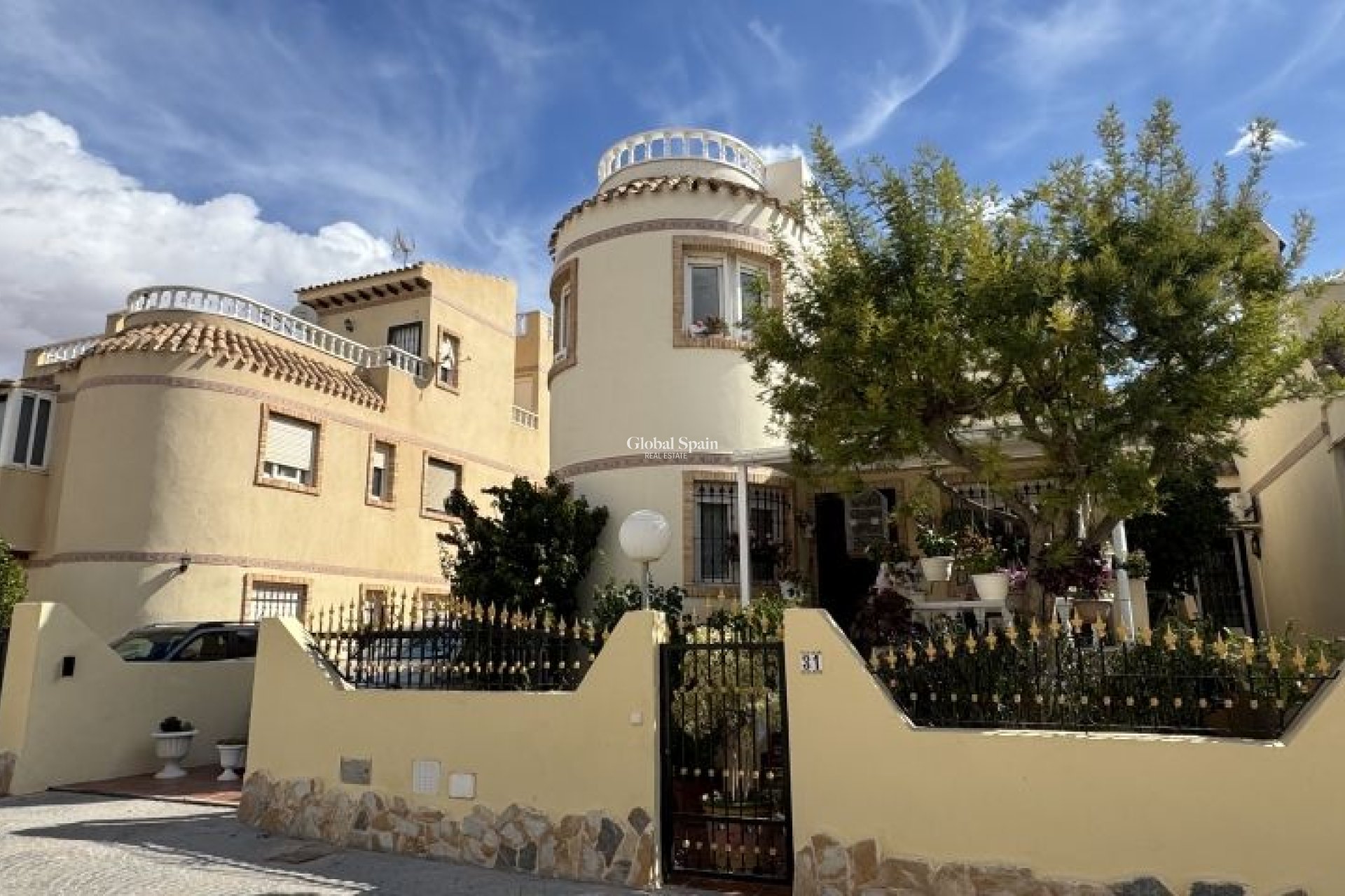 Resale - VILLA -
ORIHUELA COSTA - Costa Blanca