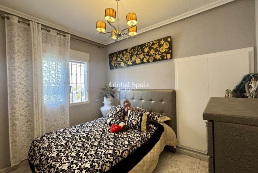 Resale - VILLA -
ORIHUELA COSTA - Costa Blanca