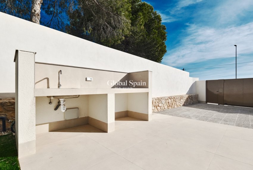 Resale - VILLA -
ORIHUELA COSTA - Costa Blanca