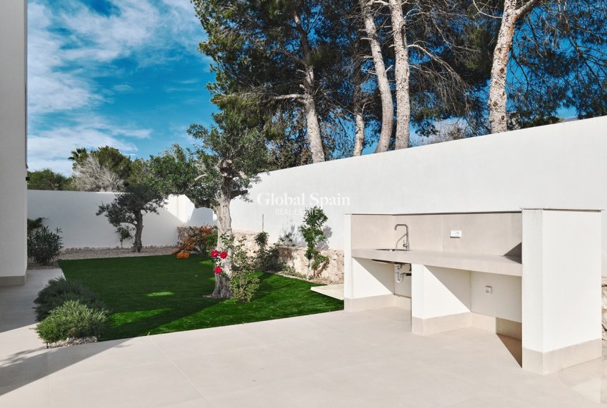 Resale - VILLA -
ORIHUELA COSTA - Costa Blanca