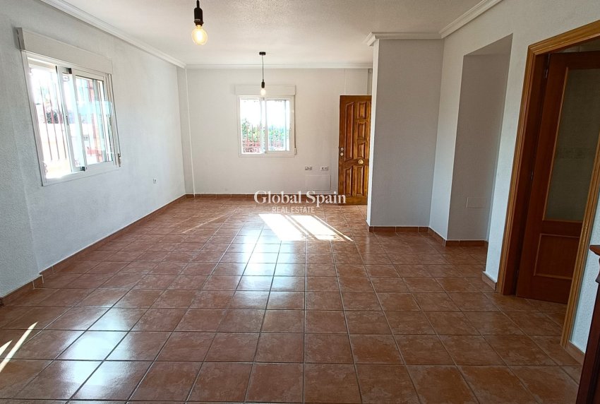 Resale - VILLA -
ORIHUELA COSTA - Costa Blanca