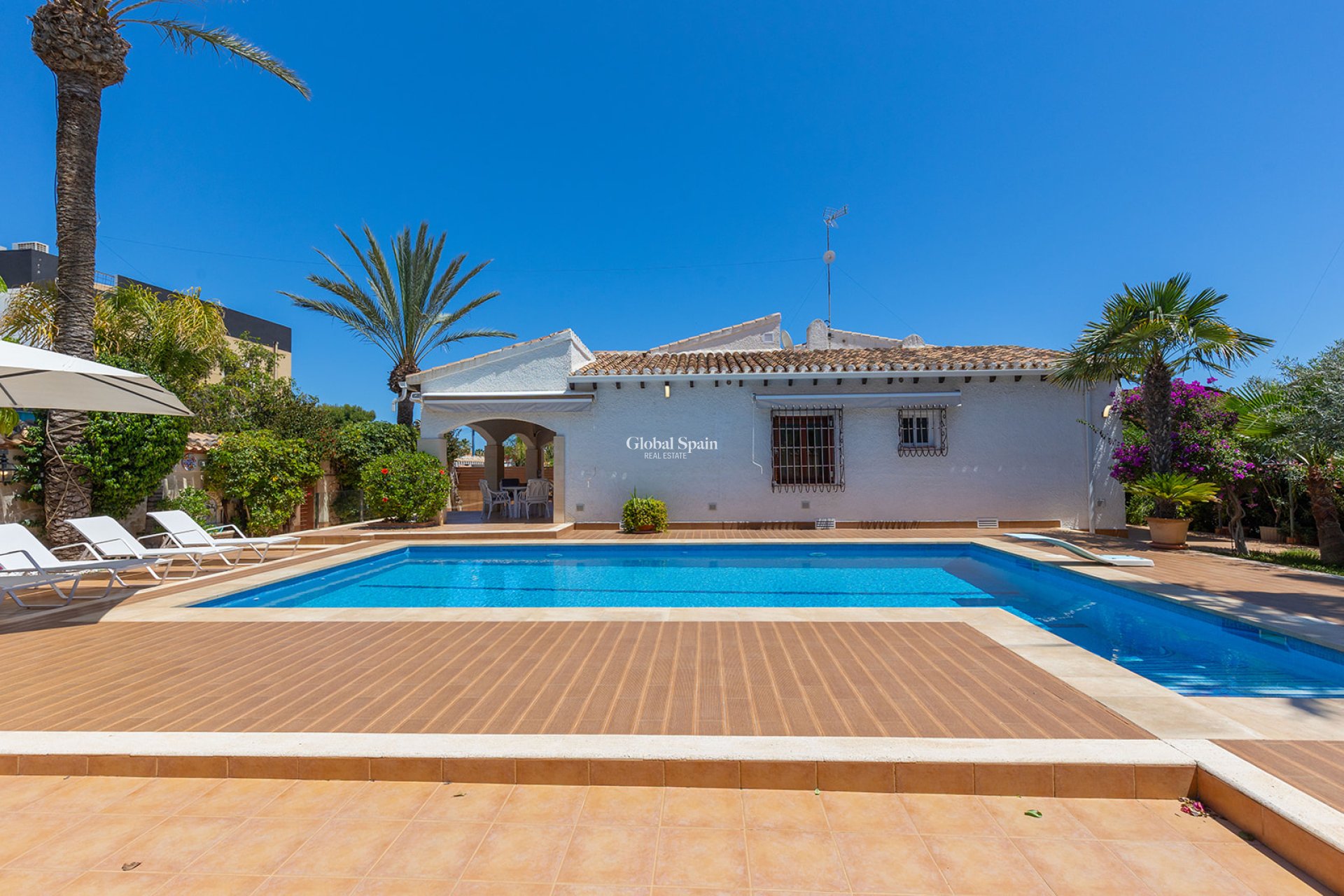 Resale - VILLA -
ORIHUELA COSTA - Costa Blanca