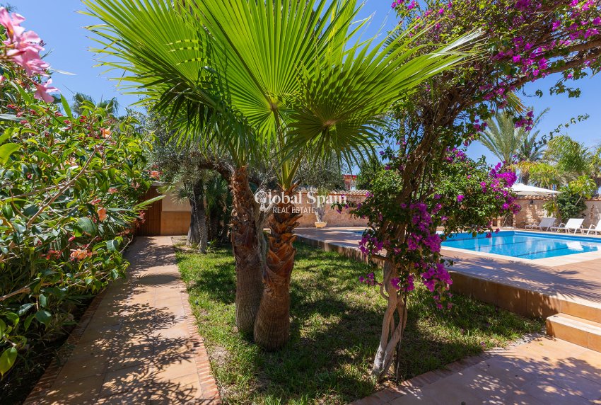 Resale - VILLA -
ORIHUELA COSTA - Costa Blanca