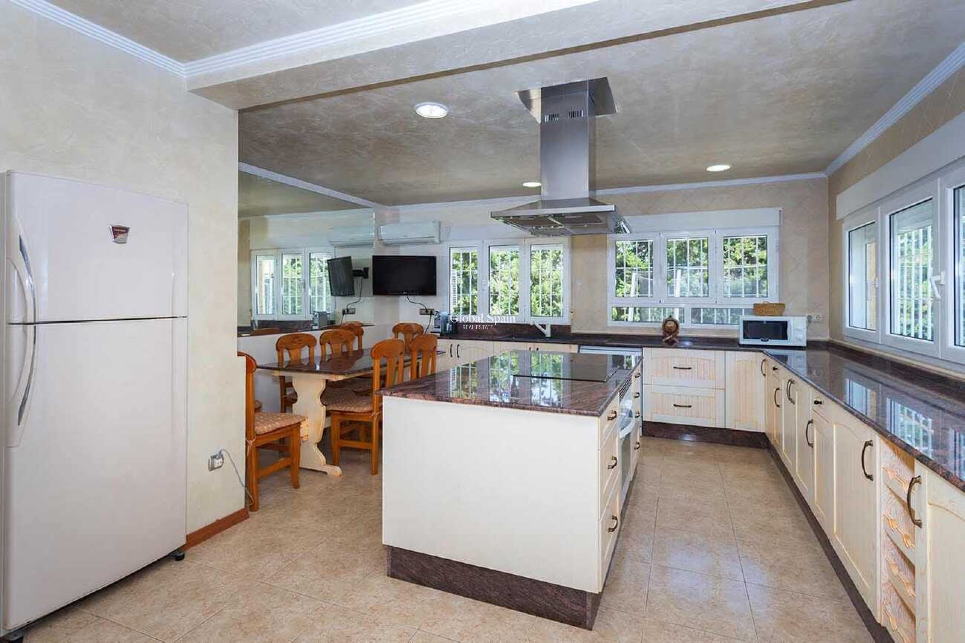 Resale - VILLA -
ORIHUELA COSTA - Costa Blanca