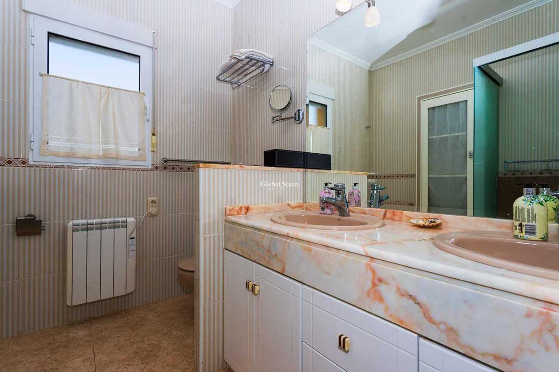 Resale - VILLA -
ORIHUELA COSTA - Costa Blanca