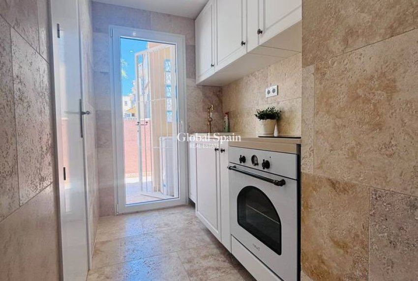 Resale - VILLA -
ORIHUELA COSTA - Costa Blanca