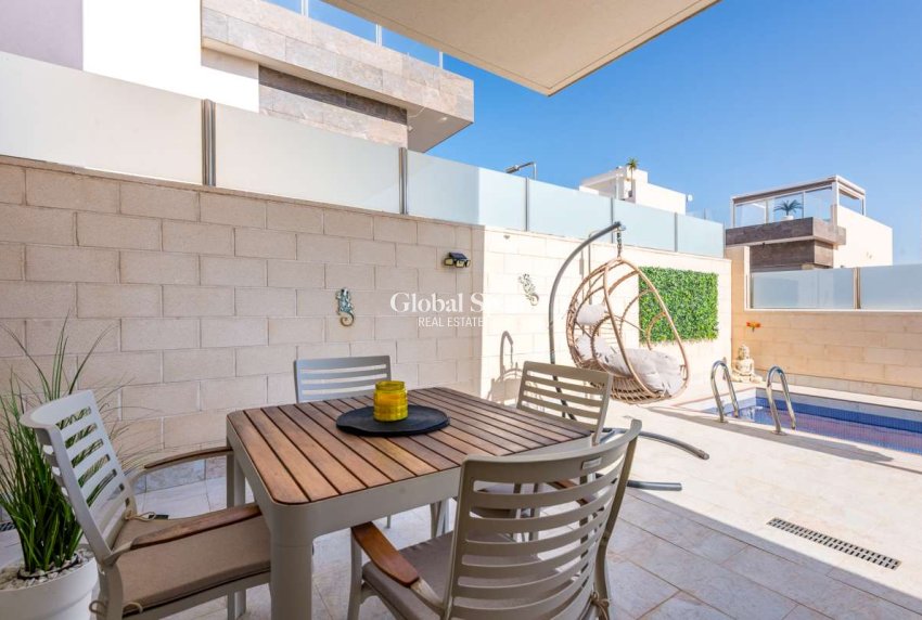 Resale - VILLA -
ORIHUELA COSTA - Costa Blanca