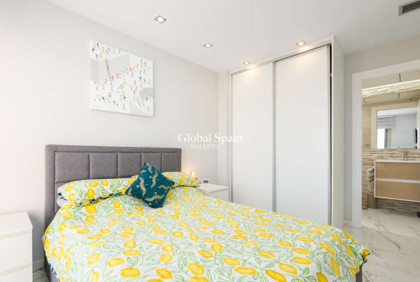 Resale - VILLA -
ORIHUELA COSTA - Costa Blanca