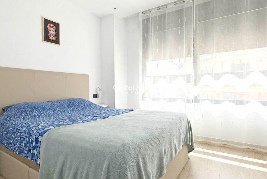 Resale - VILLA -
ORIHUELA COSTA - Costa Blanca