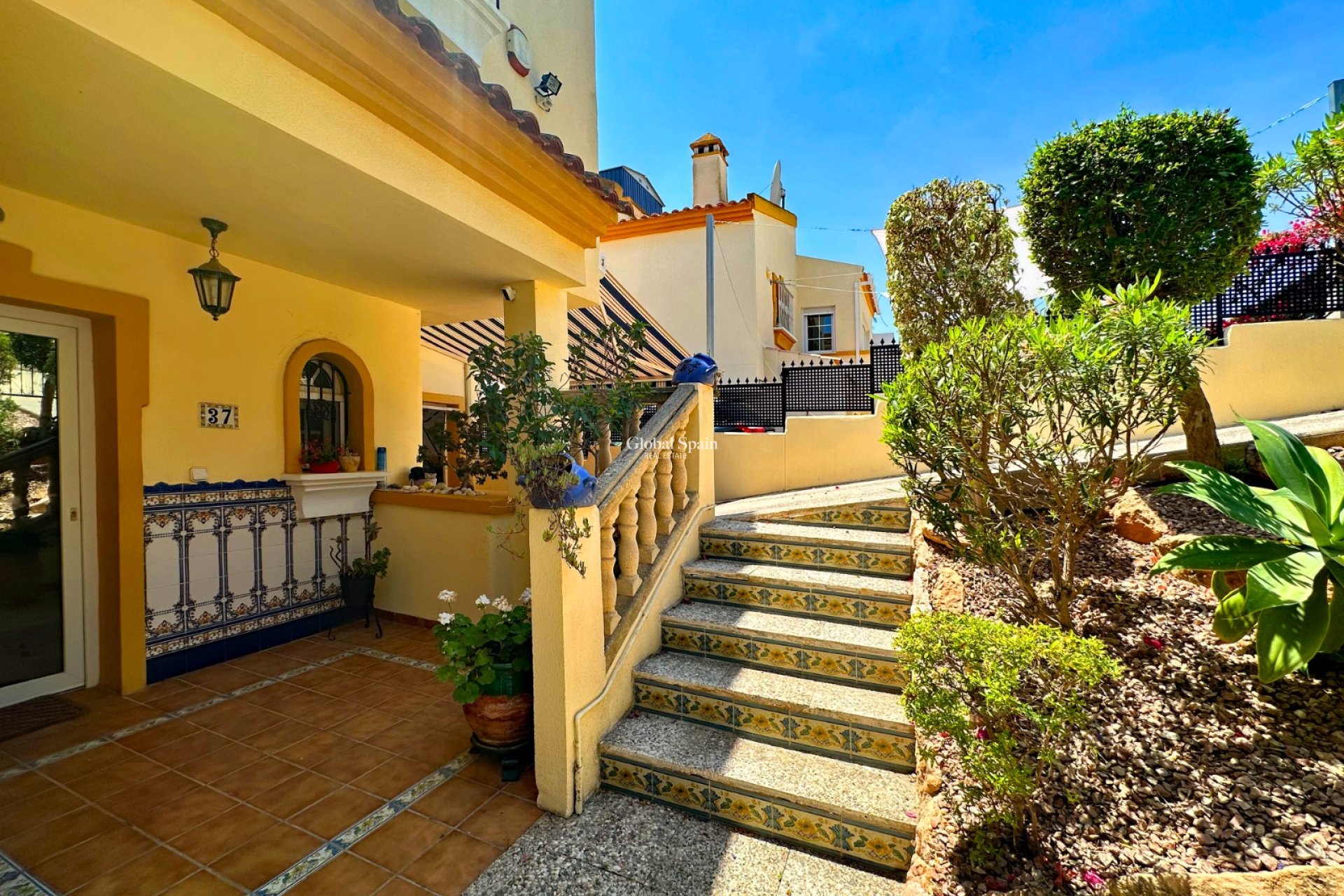 Resale - VILLA -
ORIHUELA COSTA - Costa Blanca