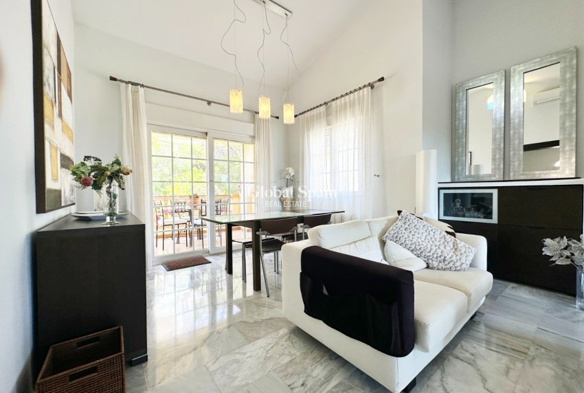 Resale - VILLA -
ORIHUELA COSTA - Costa Blanca