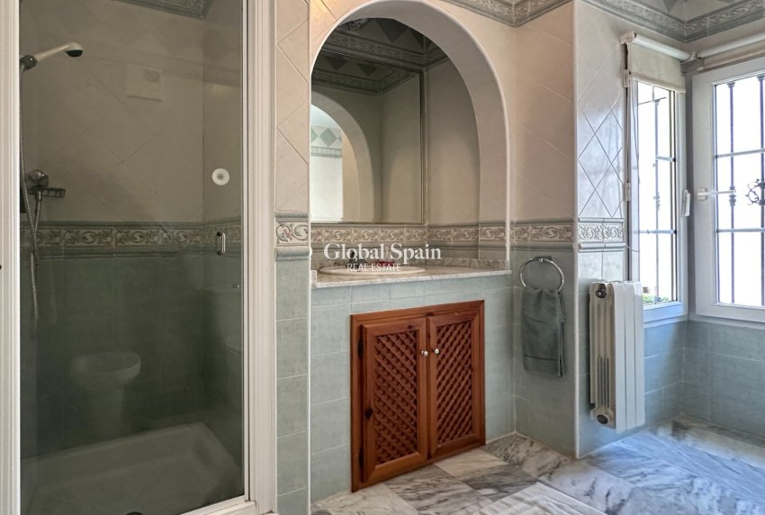 Resale - VILLA -
ORIHUELA COSTA - Costa Blanca