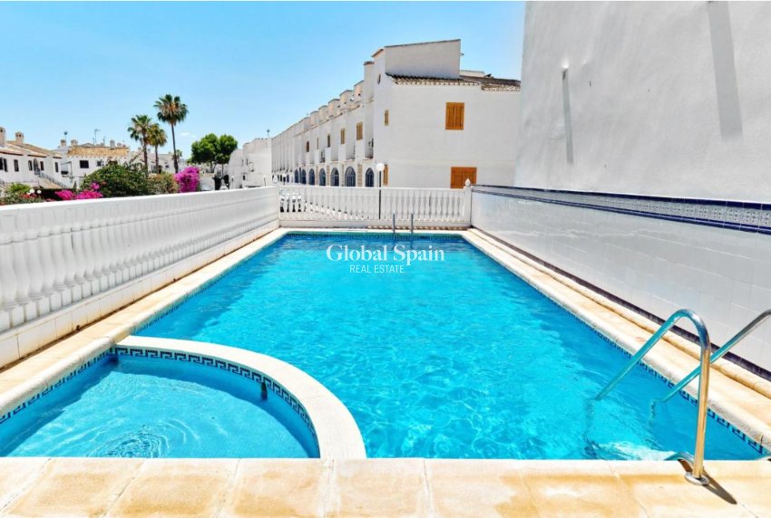 Resale - VILLA -
ORIHUELA COSTA - Costa Blanca