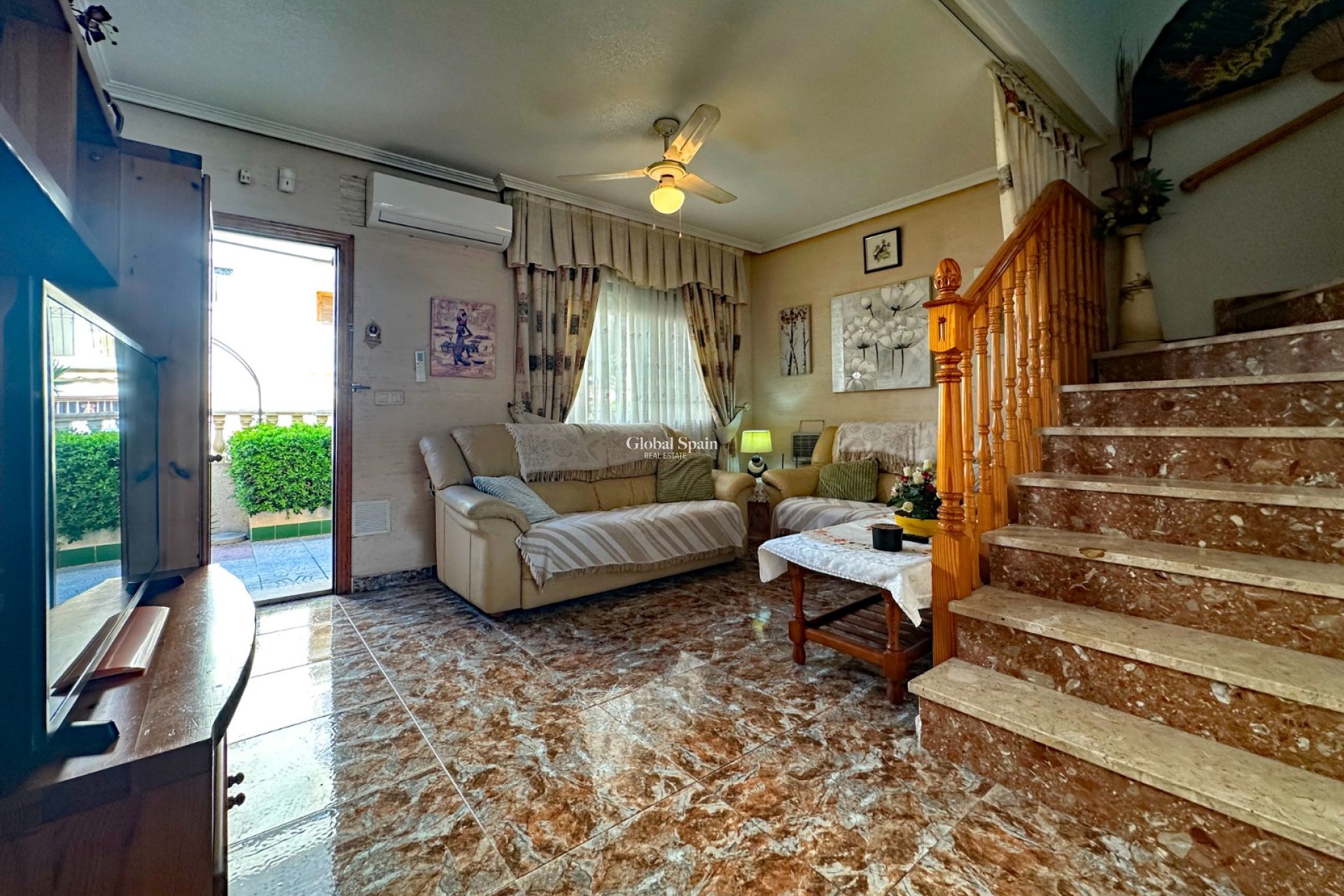 Resale - VILLA -
ORIHUELA COSTA - Costa Blanca
