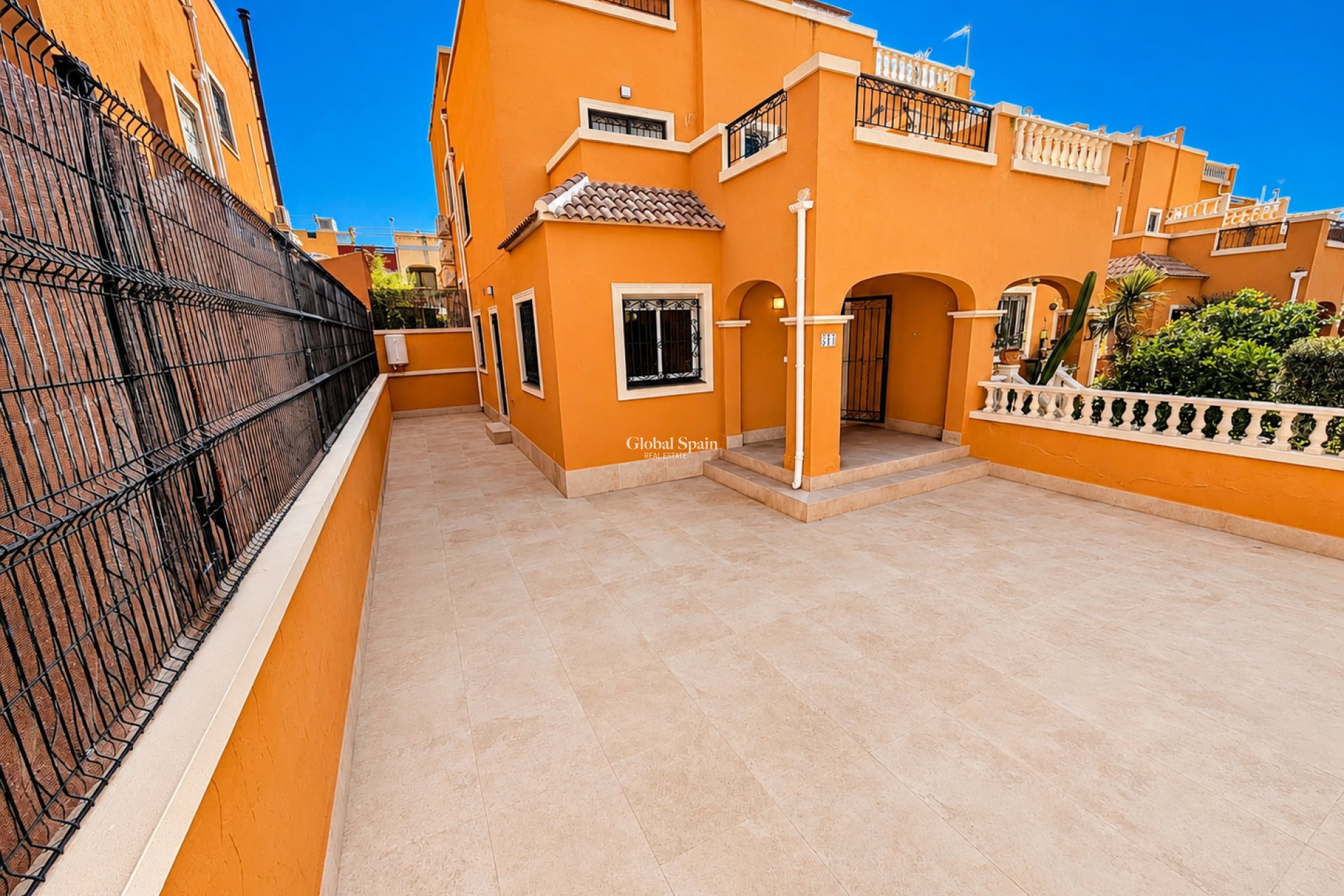 Resale - VILLA -
ORIHUELA COSTA - Costa Blanca