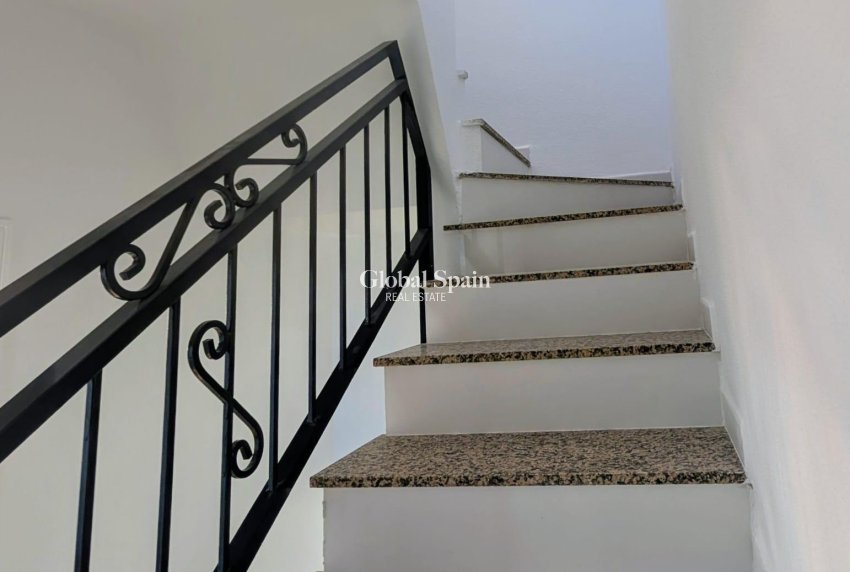 Resale - VILLA -
ORIHUELA COSTA - Costa Blanca