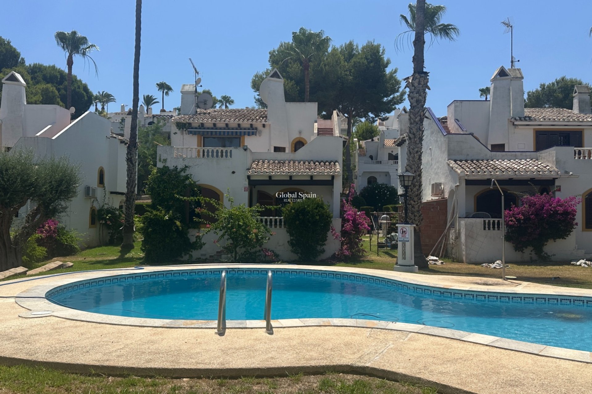 Resale - VILLA -
ORIHUELA COSTA - Costa Blanca