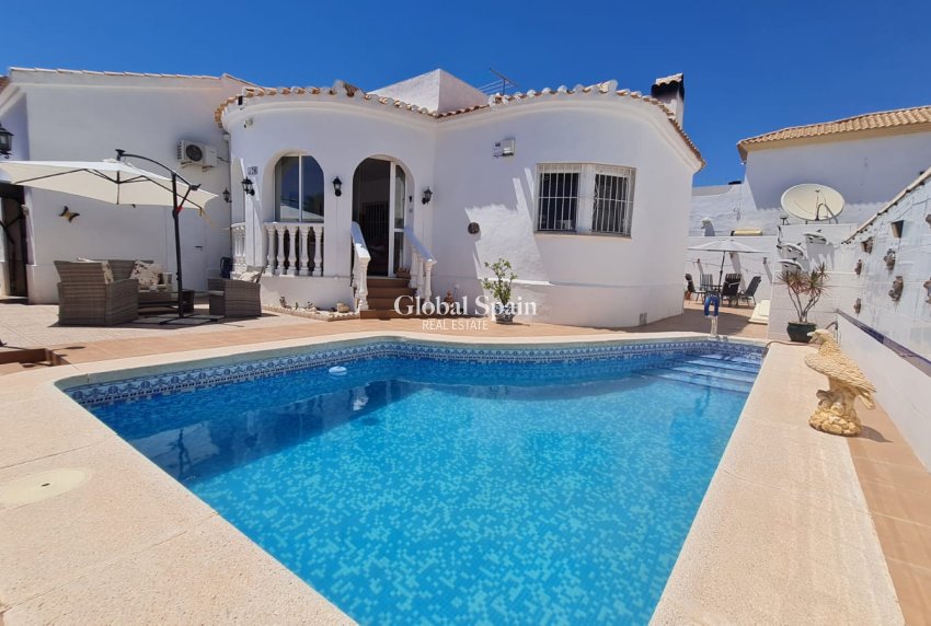 Resale - VILLA -
ORIHUELA COSTA - Costa Blanca