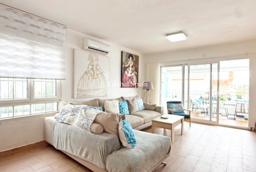 Resale - VILLA -
ORIHUELA COSTA - Costa Blanca