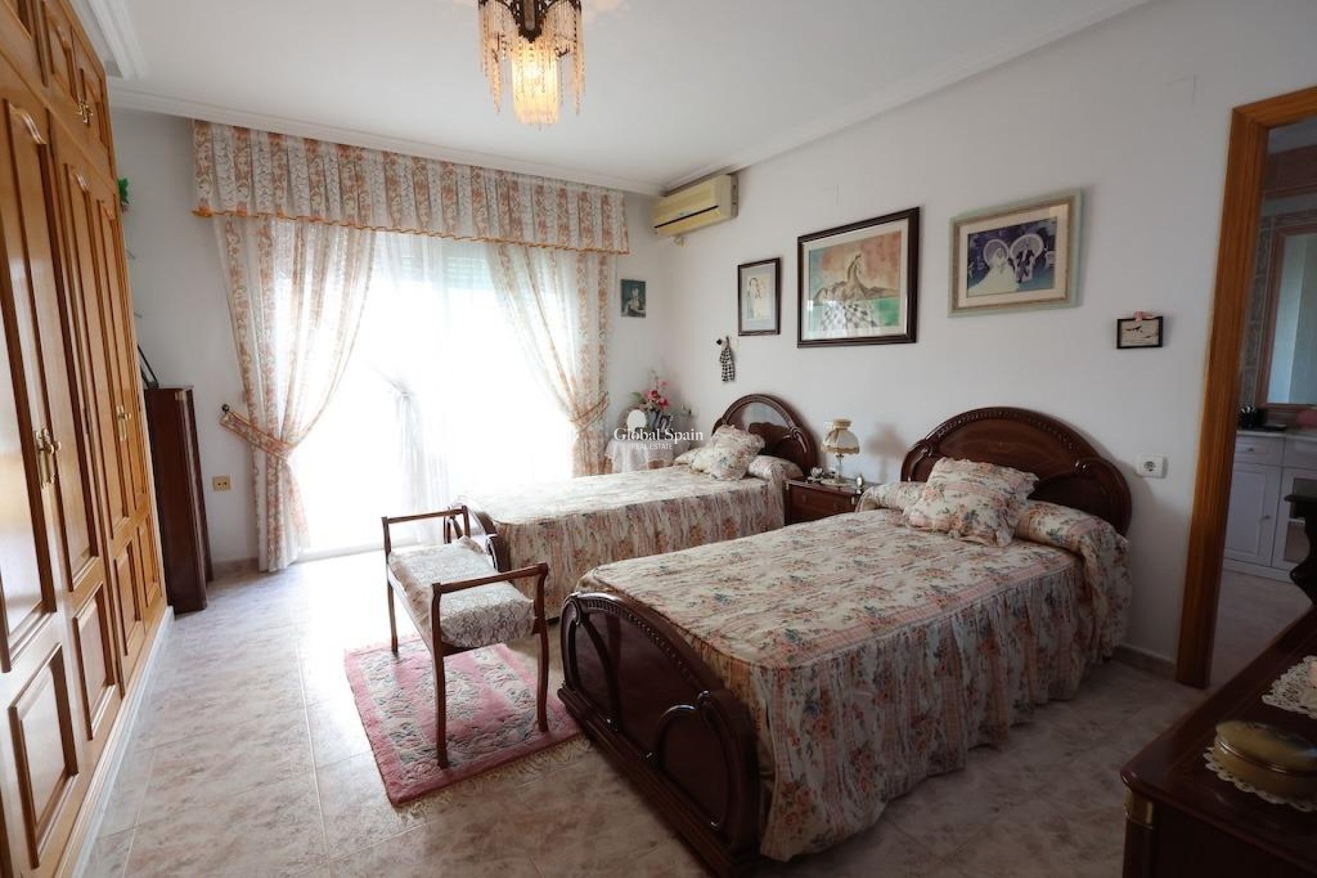 Resale - VILLA -
ORIHUELA COSTA - Costa Blanca