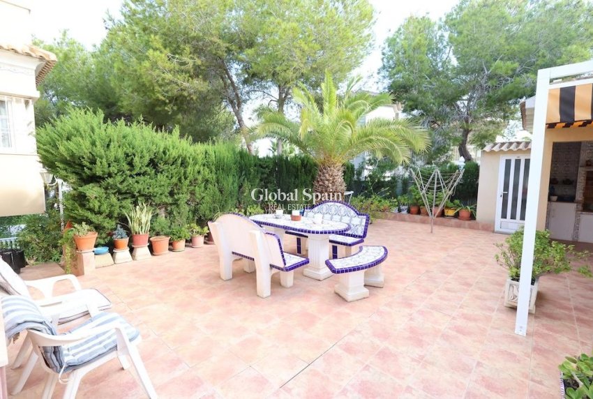 Resale - VILLA -
ORIHUELA COSTA - Costa Blanca