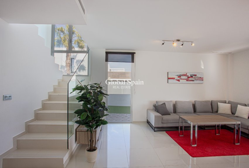 Resale - VILLA -
ORIHUELA COSTA - Costa Blanca