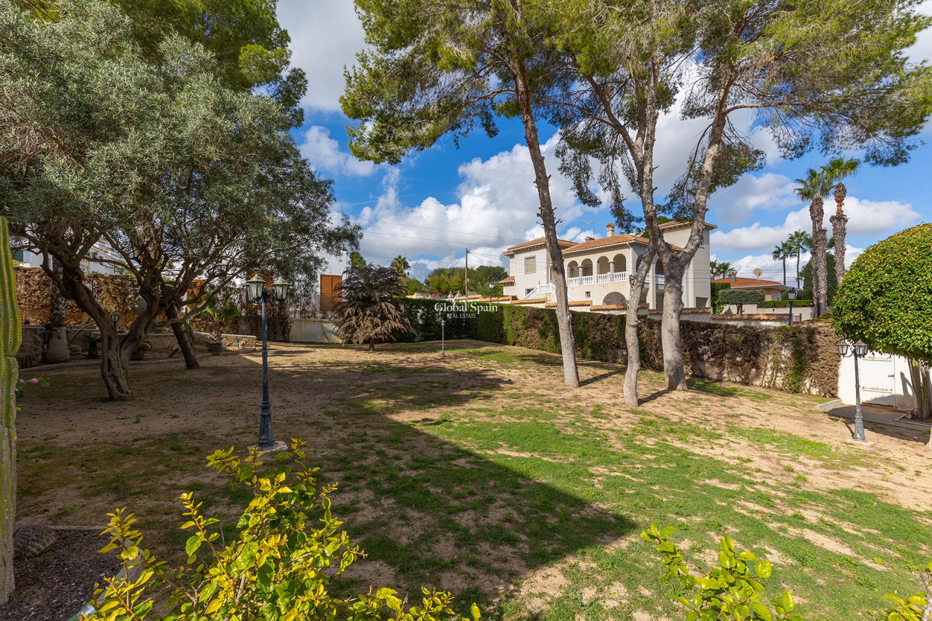 Resale - VILLA -
ORIHUELA COSTA - Costa Blanca