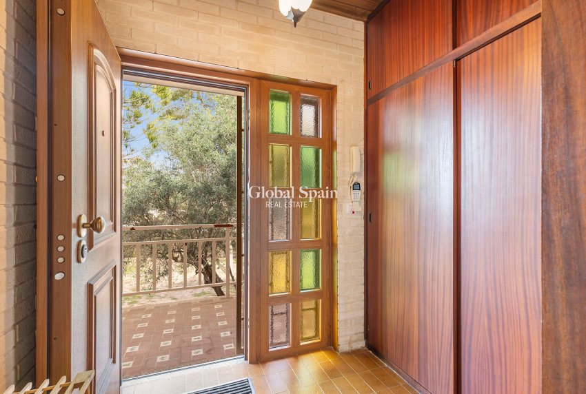 Resale - VILLA -
ORIHUELA COSTA - Costa Blanca