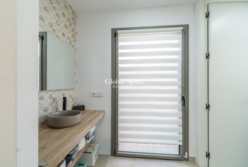Resale - VILLA -
ORIHUELA COSTA - Costa Blanca