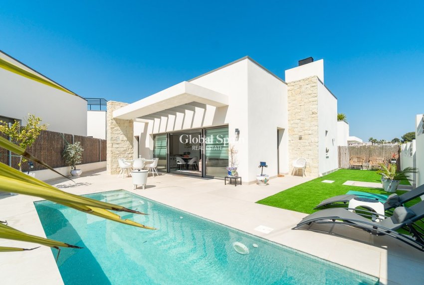 Resale - VILLA -
ORIHUELA COSTA - Costa Blanca