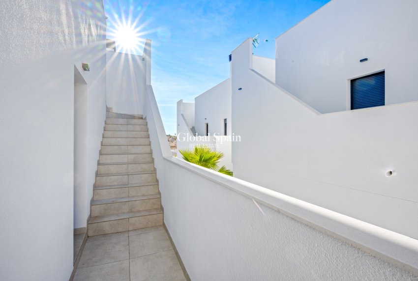 Resale - VILLA -
ORIHUELA COSTA - Costa Blanca