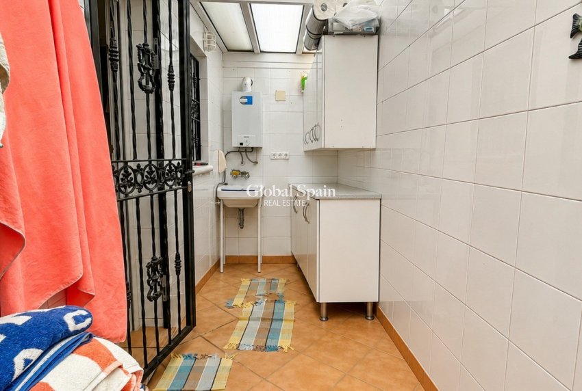Resale - VILLA -
ORIHUELA COSTA - Costa Blanca