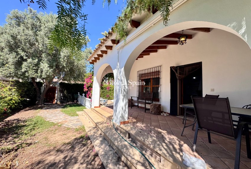 Resale - VILLA -
ORIHUELA COSTA - Costa Blanca
