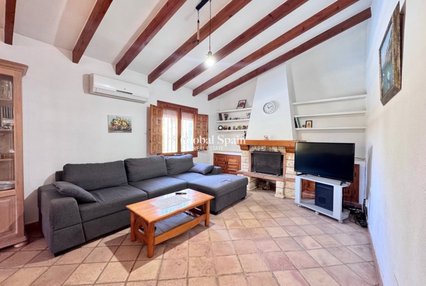 Resale - VILLA -
ORIHUELA COSTA - Costa Blanca